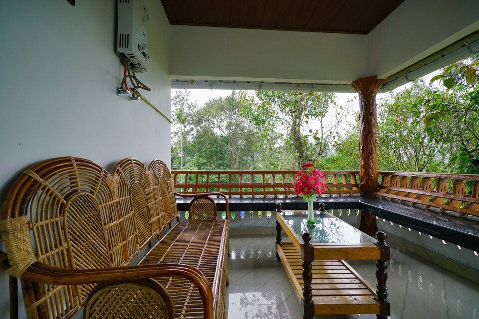 OYO Home 16899 Peaceful 2BHK, Anachal, Munnar
