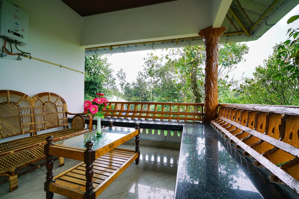 OYO Home 16899 Peaceful 2BHK, Anachal, Munnar