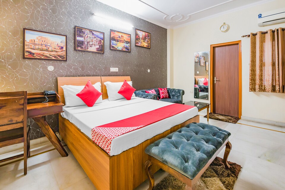 OYO 16907 SMG Stalber, Greater Noida, Noida