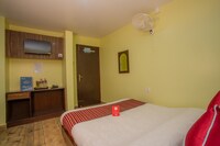 OYO 163 Hotel Arhant Inn