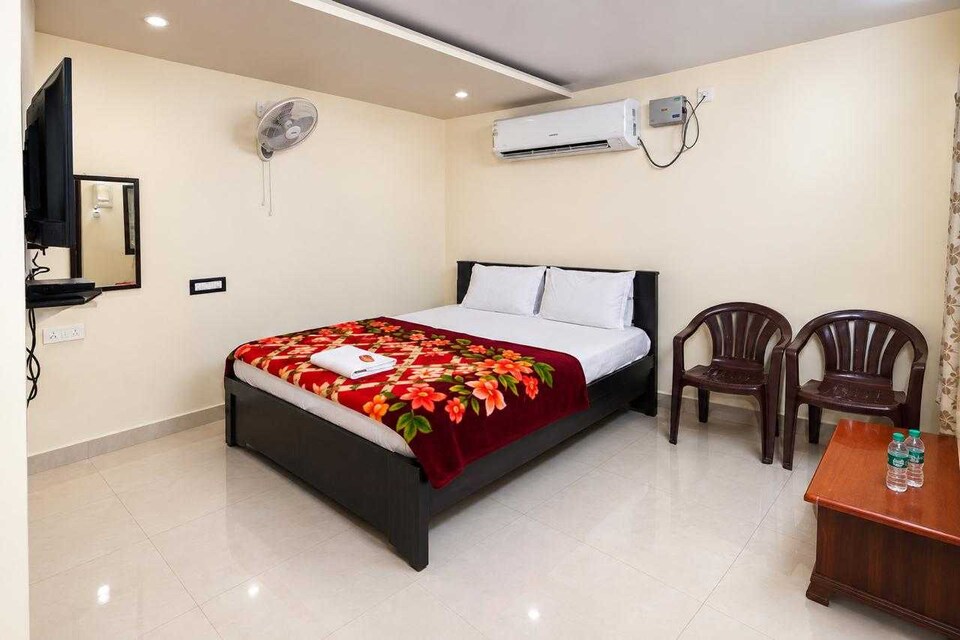 OYO 848761 Palghat sri Rajarajeshwari hotel, Ramaraopet Kakinada, Kakinada