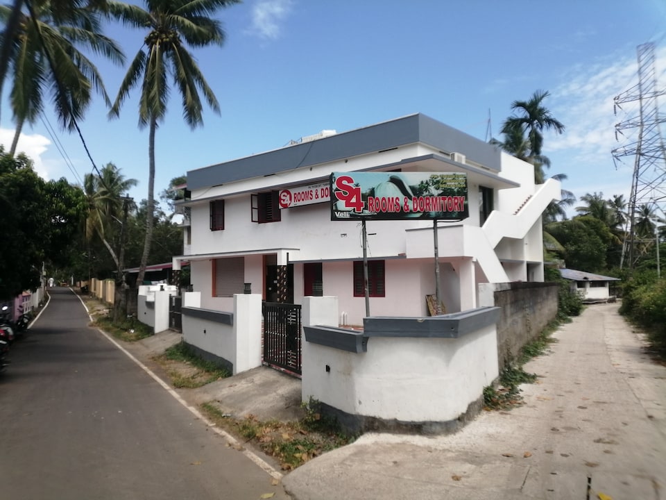Hotel S4 Rooms & Dormitory, Technopark Trivandrum, Trivandrum