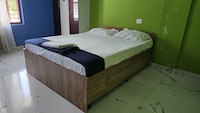 Hotel S4 Rooms & Dormitory