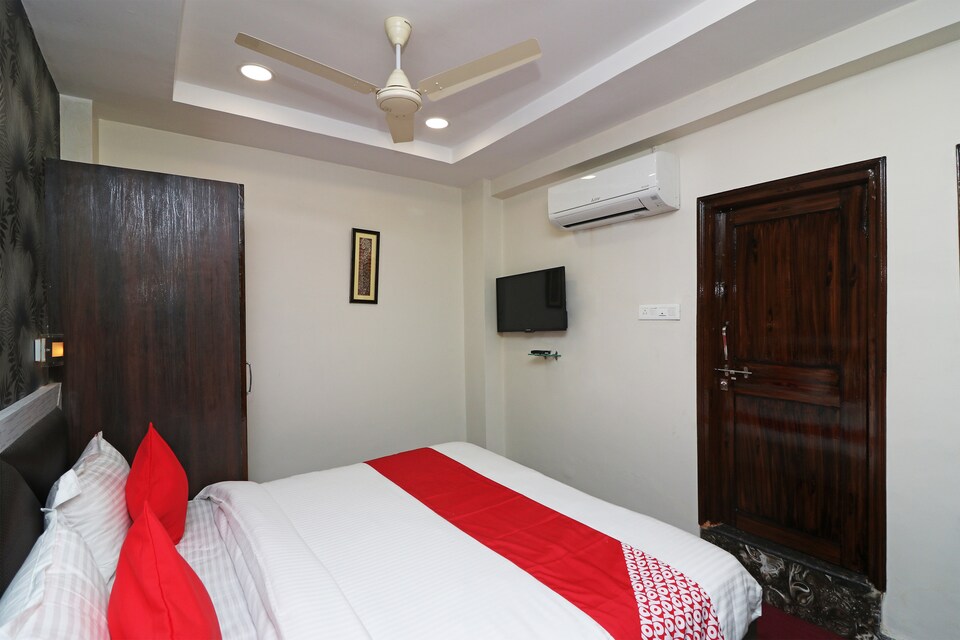 OYO Hotel Prerna, Station Road, Raipur