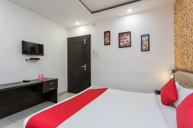 OYO Manaal Hotel And Restaurant