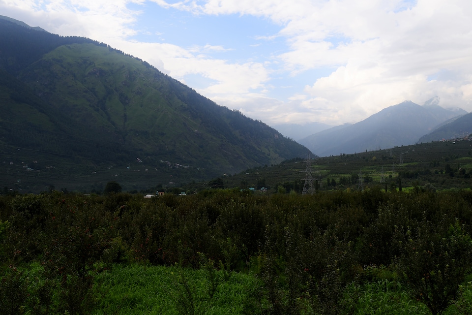 OYO Home 16944 Luxurious Garden View Studio, Naggar Road, Manali