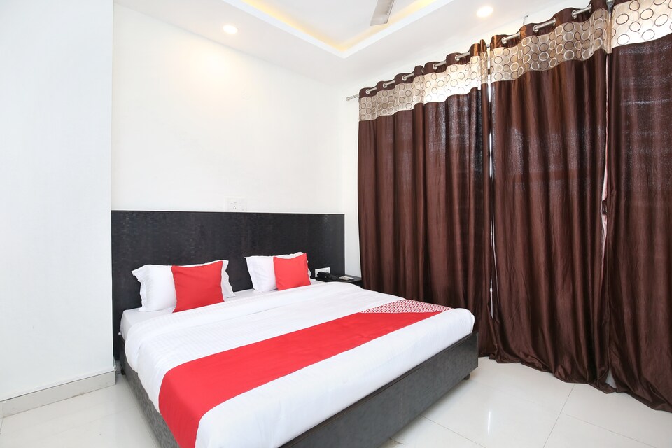 OYO Hotel Jp Palace, Sector 45 Chandigarh, Chandigarh