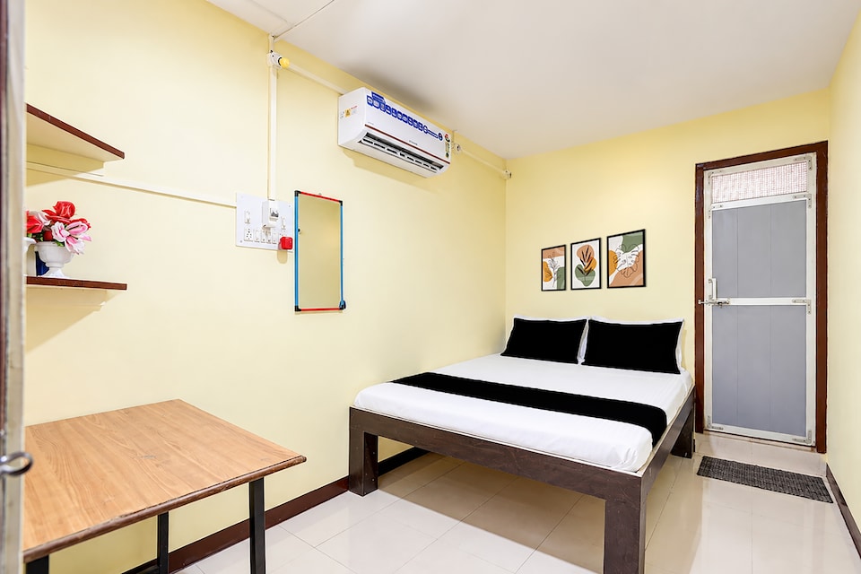 Spot On T.r.v, Rajender Nagar, Indore