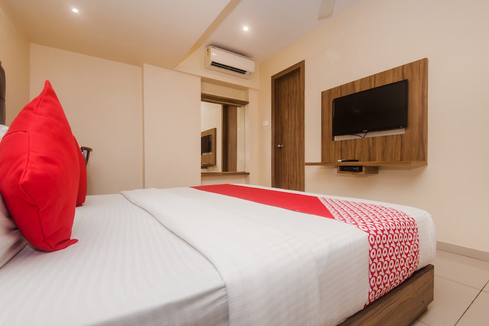 OYO 16958 Hotel Aviva Suites, Mumbai BCEC, Mumbai