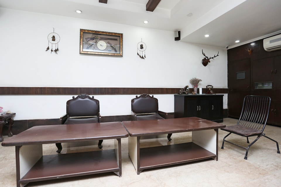 OYO 16972 Diamond Skylark, Behala Kolkata, Kolkata