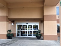 Sylvania Inn & Suites Tigard Portland I-5