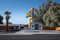 Desert Motel Ridgecrest, CA