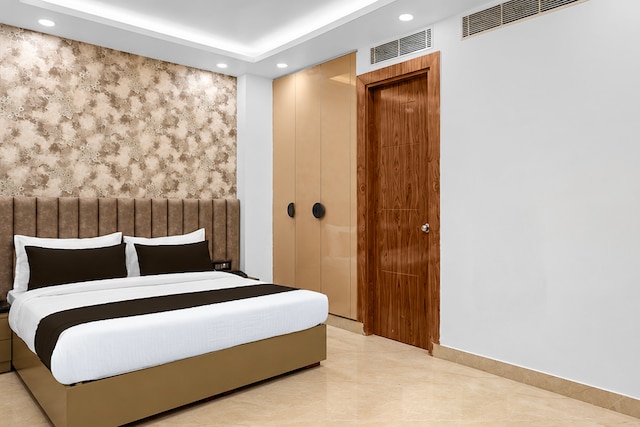 Hotel Luxe Stayz Near Spectrum Mall Sector 49 Noida