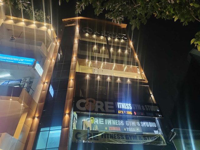 Hotel Luxe Stayz Near Spectrum Mall Sector 49 Noida