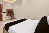 Hotel Luxe Stayz Near Spectrum Mall Sector 49 Noida