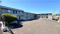 Portland Value Inn Near Airport I-205