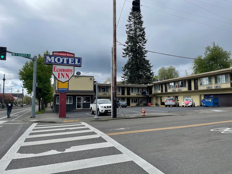 OYO Economy Inn, Portland OR, Portland OR
