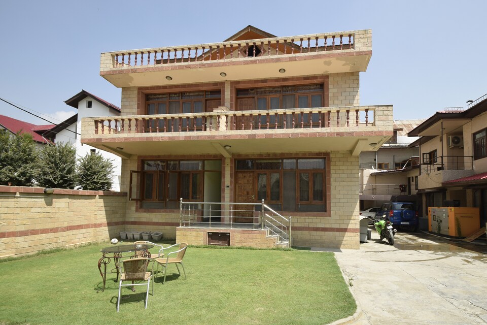 OYO Akbar's Retreat, Rajbagh Srinagar, Srinagar