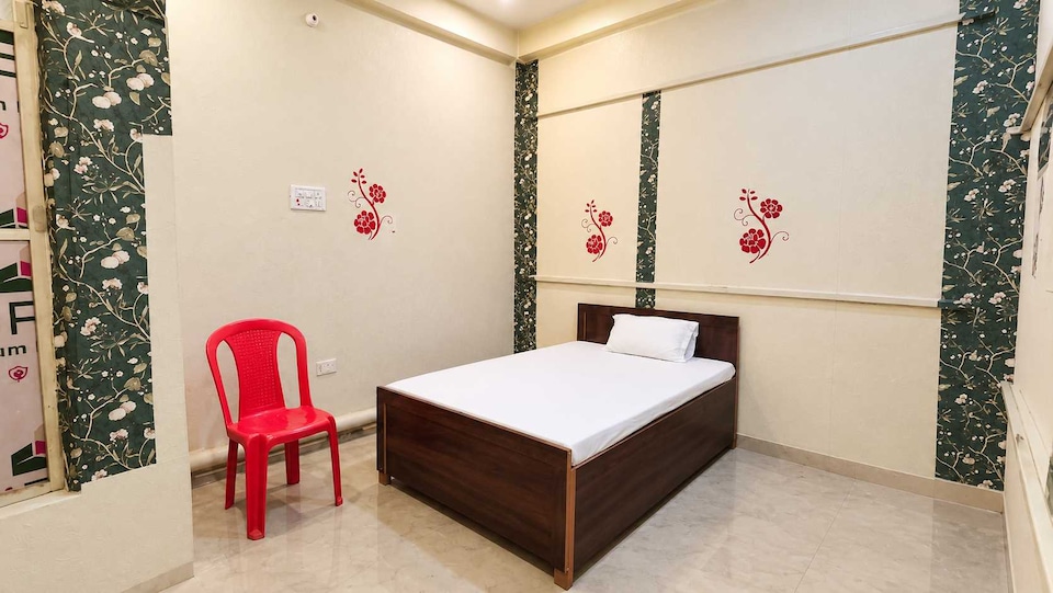 Spot On Diamond Hotel And Restaurant, Rambagh Allahabad, Prayagraj