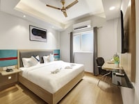 Palette Royal Orbit by CheckIn, DLF Cyber City-Gurugram