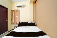 Townhouse Rajeev Gandhi Hospital Formerly Sika Inn