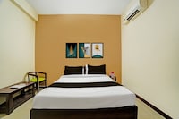 Townhouse Rajeev Gandhi Hospital Formerly Sika Inn