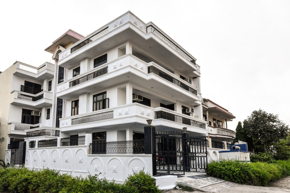 OYO 16992 Primrose Residency, Noida City, Noida