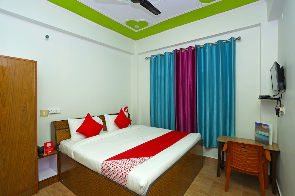 OYO 17011 Hotel Kiran, Kempty Fall Mussoorie, Mussoorie