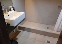 Sunday Maharaja Hotel Near Clark International Airport