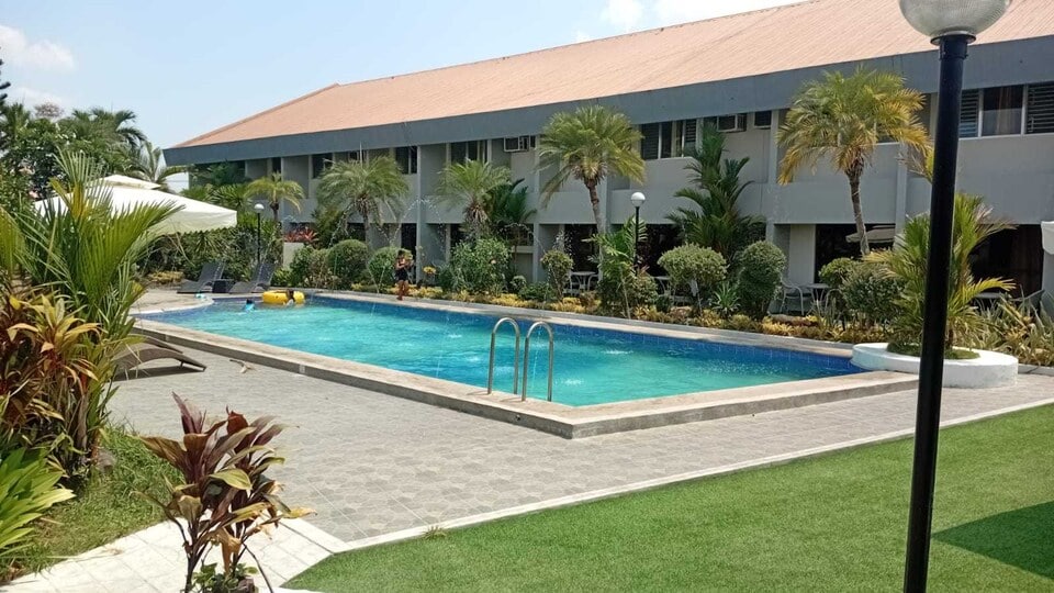Maharaja Hotel Near Clark International Airport by Belvilla, Angeles, Pampanga