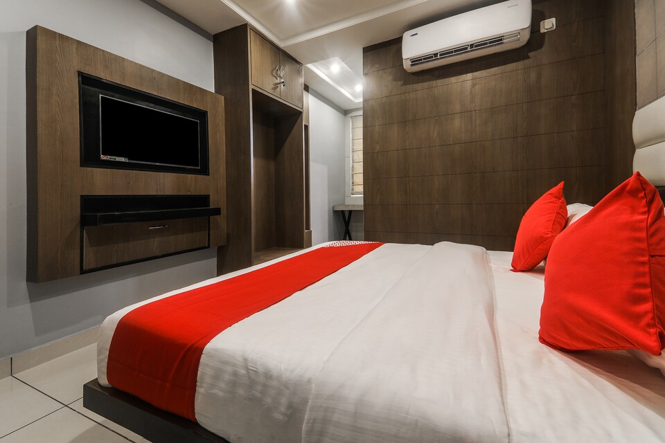 OYO 17016 Galaxy Inn, Bhangagarh Guwahati, Guwahati