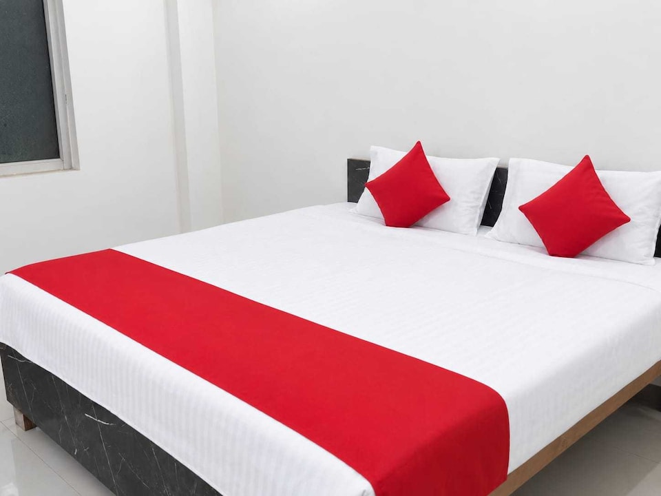Spot On Royal's Hotel , Sitapur, Sitapur