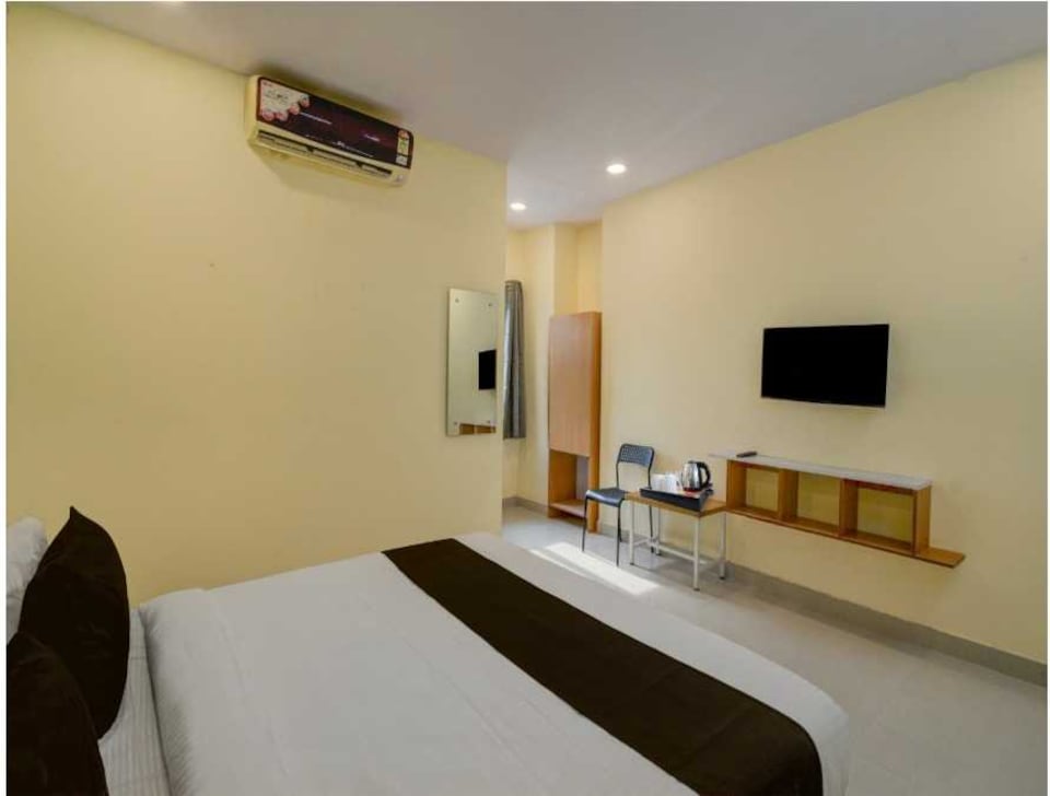 POP 84890E Hotel Swarna Mayuri, Guntur, Guntur