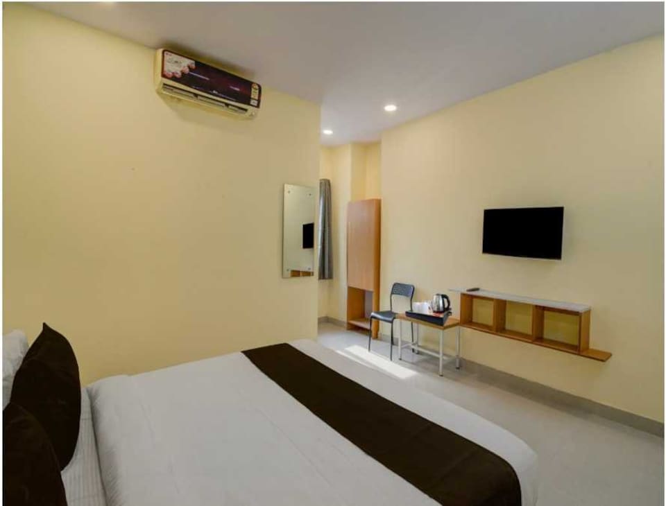 POP 84890E Hotel Swarna Mayuri, Guntur, Guntur