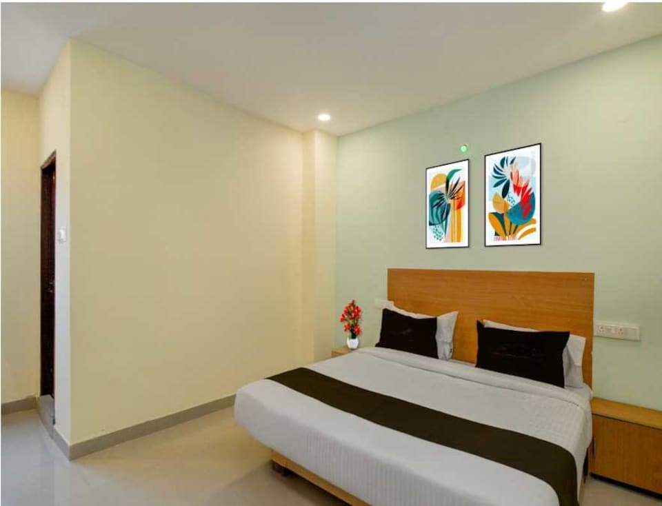 POP 84890E Hotel Swarna Mayuri, Guntur, Guntur