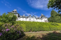 The Highland Hotel Strathpeffer by Belvilla