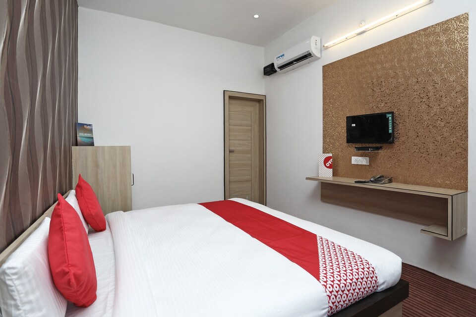 OYO Prabhu Resort, Birla Mandir Mathura, Mathura