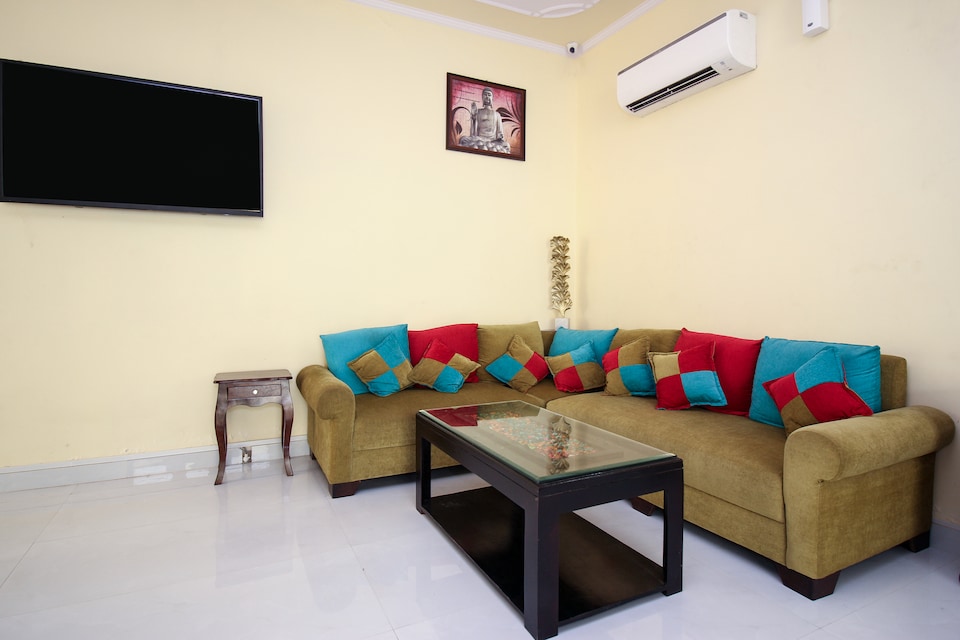 OYO 17070 Vrindavan Resort, Mansarovar, Jaipur