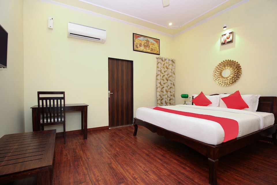 OYO 17070 Vrindavan Resort, Mansarovar, Jaipur