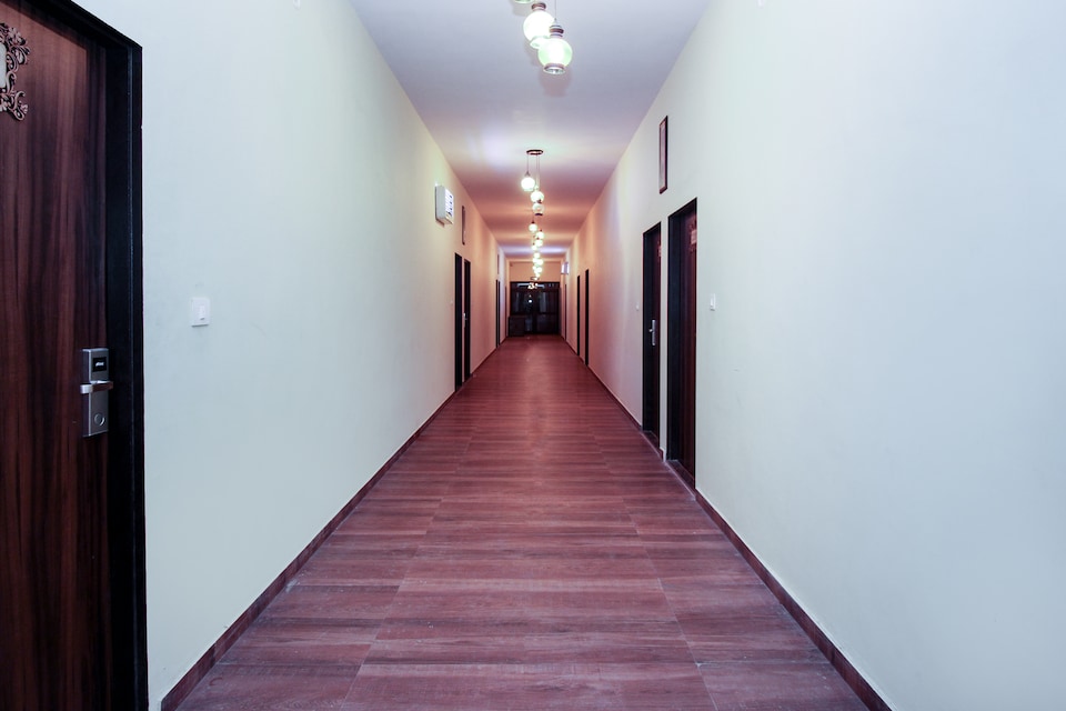 OYO 17070 Vrindavan Resort, Mansarovar, Jaipur