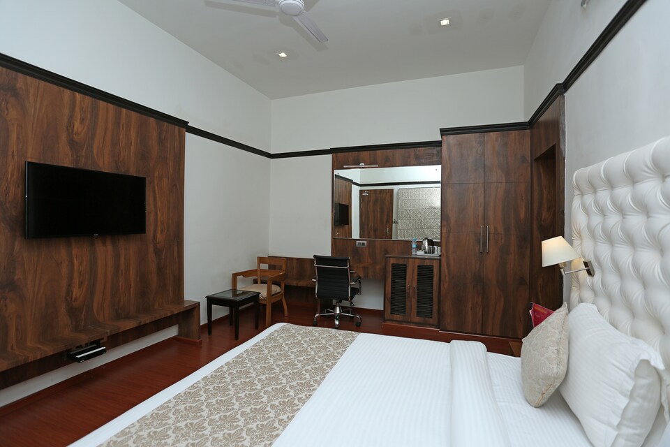 OYO Shambhunath Hotel And Banquet, Circuit House Allahabad, Prayagraj