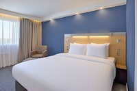 Cardiff Airport Hotel by Belvilla