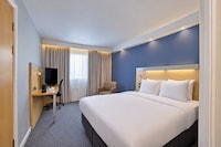 Cardiff Airport Hotel by Belvilla