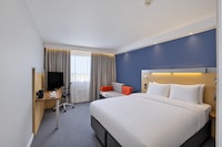 Cardiff Airport Hotel by Belvilla