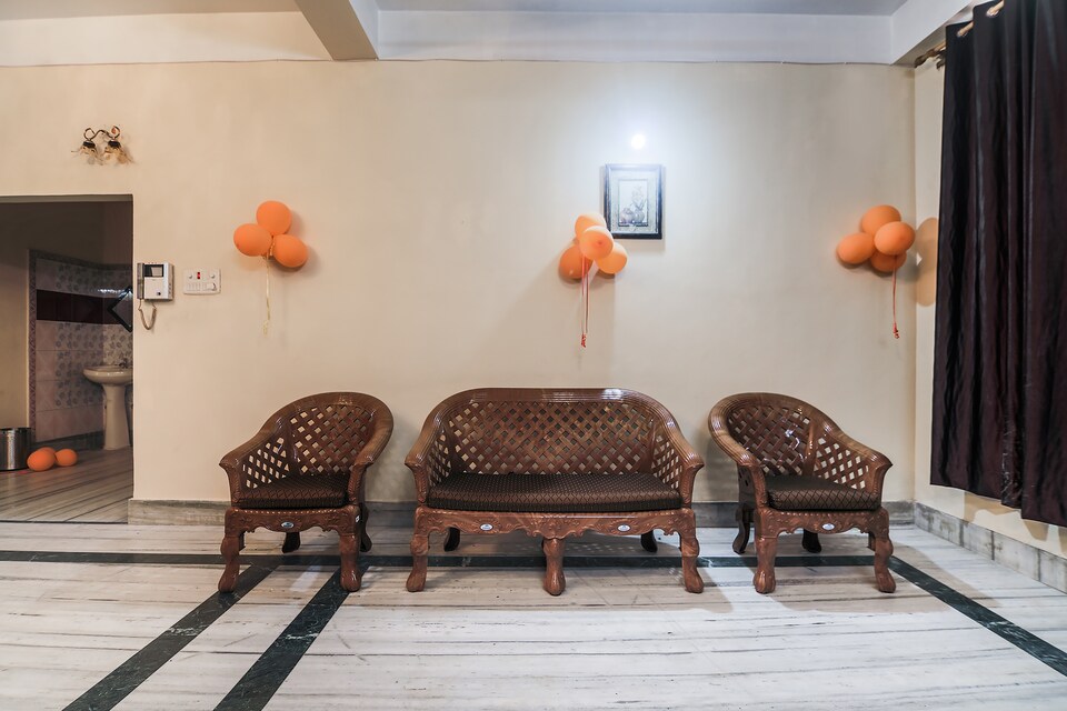 Flagship Elegant Guest House, Six Mile Guwahati, Guwahati
