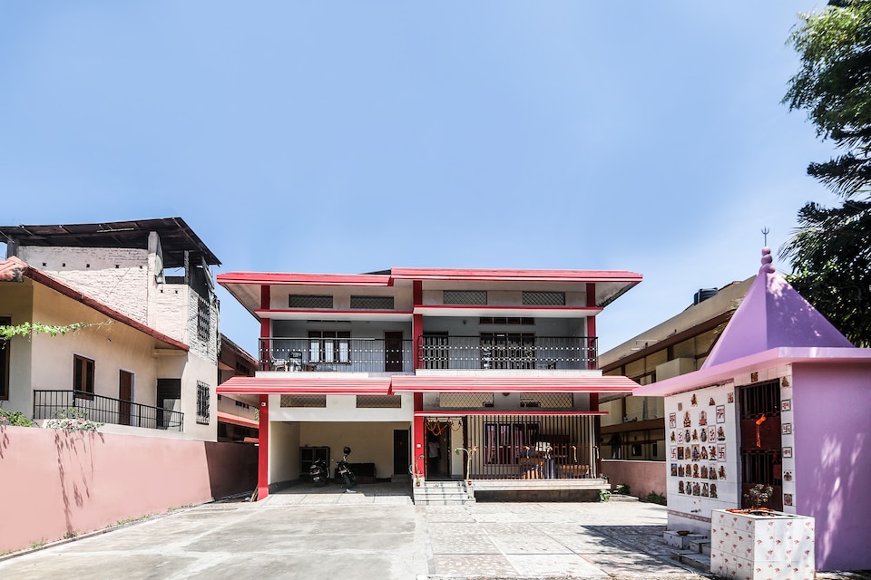 Flagship Elegant Guest House, Six Mile Guwahati, Guwahati