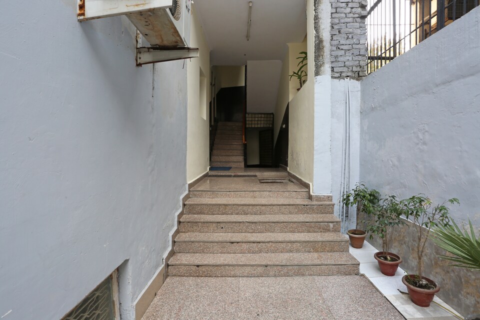 OYO DEL353 Murti Palace BED & BREAKFAST (Under the scheme of All India ), Airport-Dwarka Delhi, Delhi