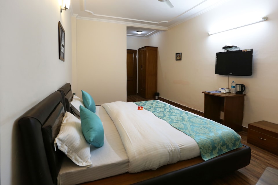 OYO 535 Red Mongoose, Cyber City, Gurgaon