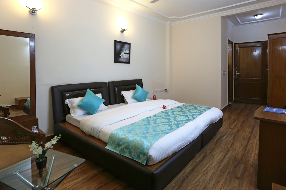 OYO 535 Red Mongoose, Cyber City, Gurgaon