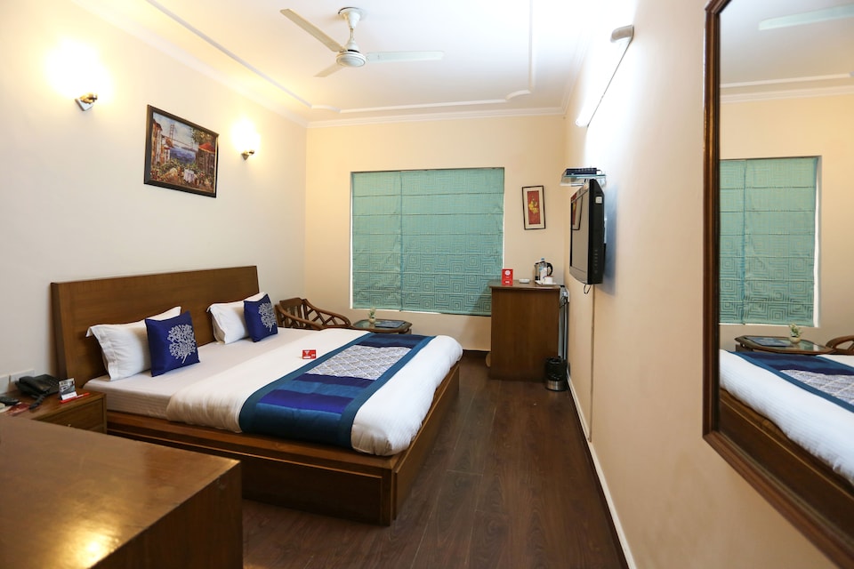 OYO 535 Red Mongoose, Cyber City, Gurgaon